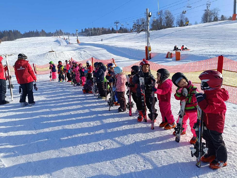 Na štvordňové lyžiarske kurzy sa prihlásilo 119 predškolákov