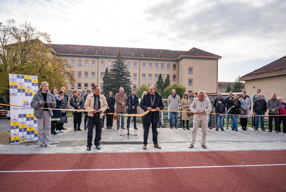 Otvorenie športového areálu na Jednotke sprevádzal športový deň žiakov