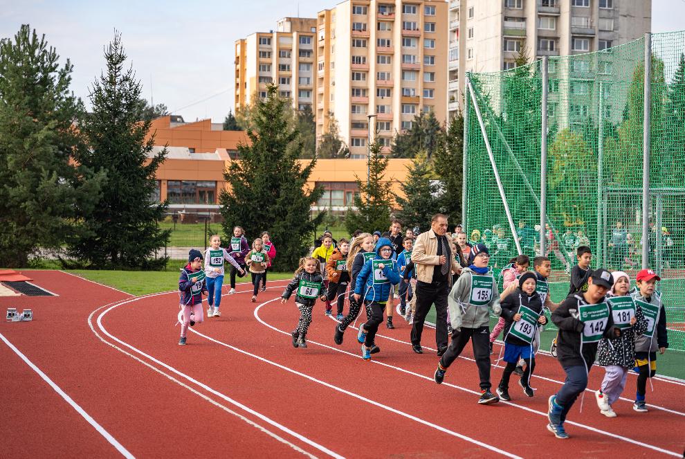 Otvorenie športového areálu na Jednotke sprevádzal športový deň žiakov